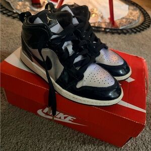 Nike jordan retro High-Tops 2.5Y